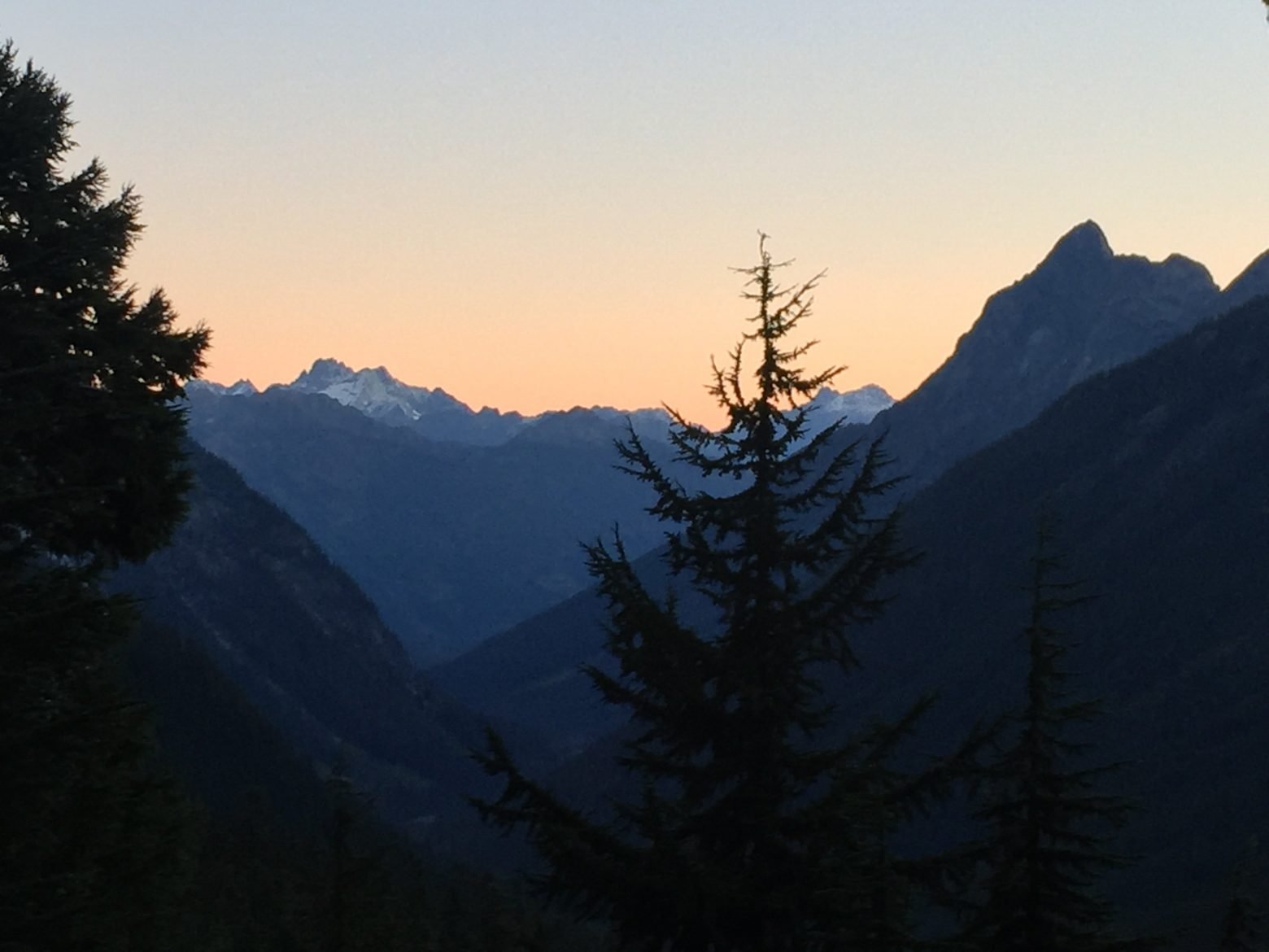 Pink sky at sunrise in the North Cascades